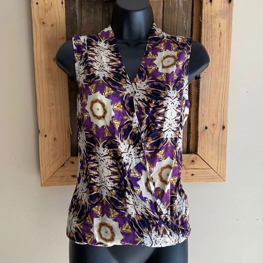 Ellen Tracy V-neck Sleeveless Printed Blouse Purple Gold Cream Size Small